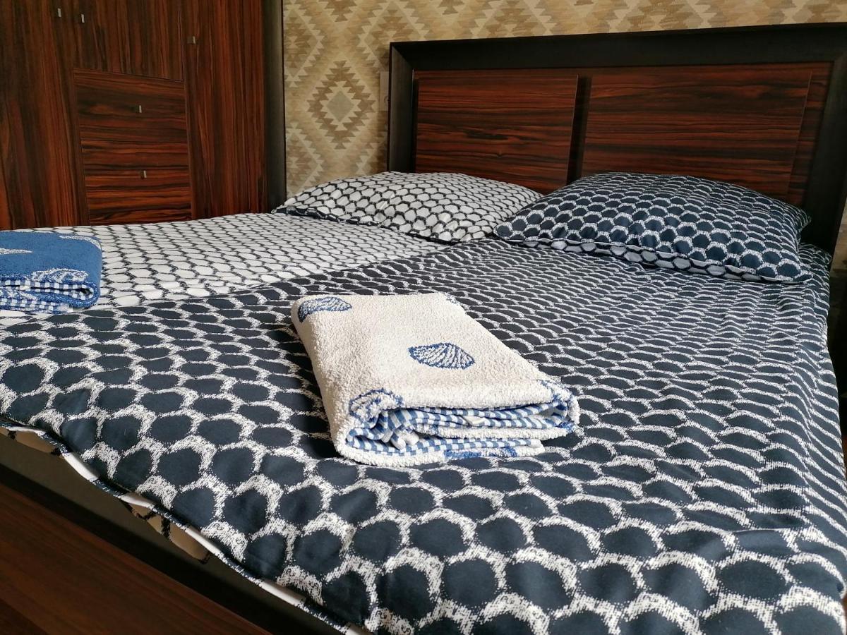 Apartament Kot I Pies ミエンジズドロイェ エクステリア 写真